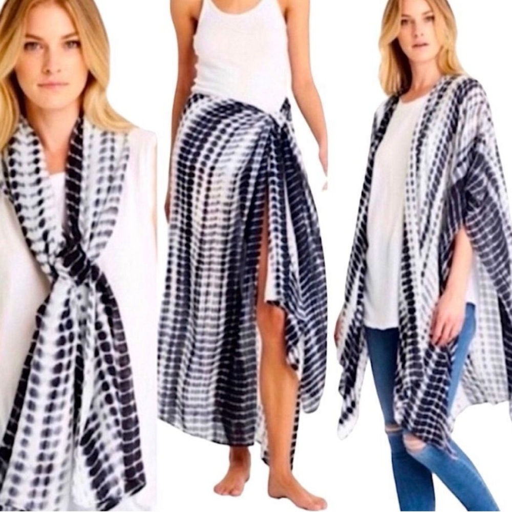 MICHAEL STARS Rwana Versatile 
Convertible Scarf Shawl Sarong Geo Kimono OS